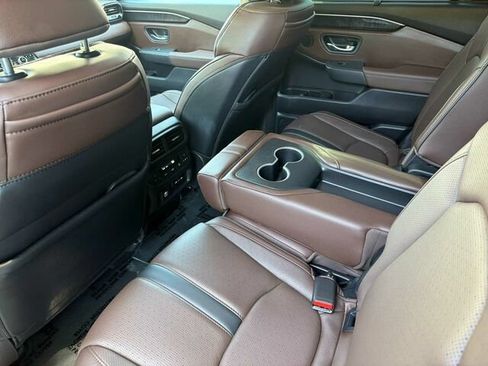 Used 2025 Honda Pilot Elite image 15