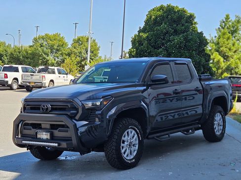 Used 2025 Toyota Tacoma SR AWD/4WD image 3