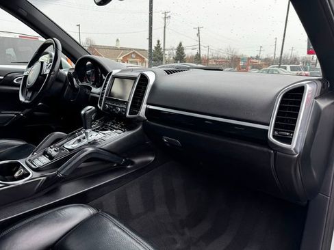 Used 2012 Porsche Cayenne S image 18