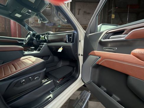 New 2026 GMC Sierra 1500 Denali Ultimate w/ LPO, Black Badging Package AWD/4WD image 17