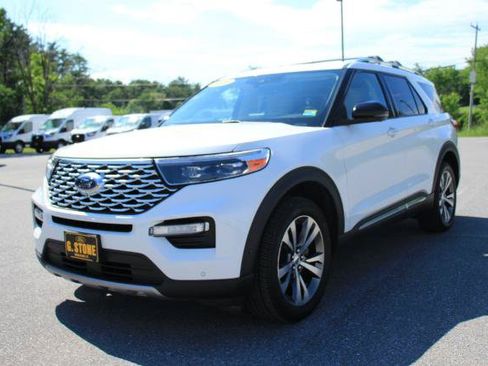 Certified 2020 Ford Explorer Platinum w/ Premium Technology Package AWD/4WD image 1