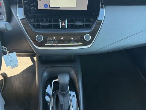 Used 2025 Toyota Corolla LE image 18