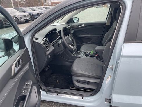 New 2026 Volkswagen Taos SE AWD/4WD image 5