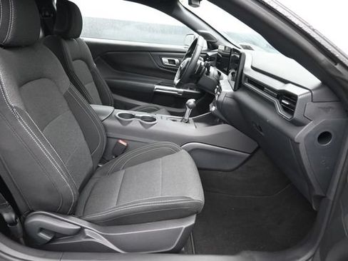 Used 2025 Ford Mustang GT RWD image 7