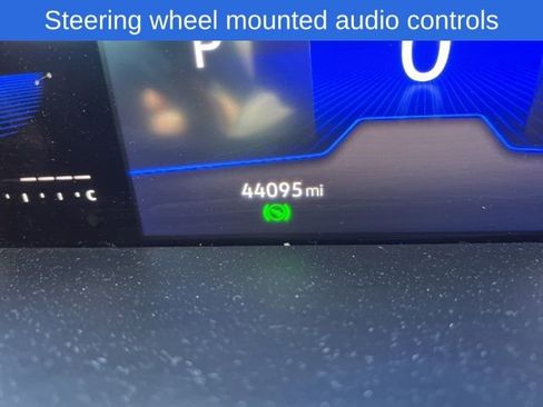 Used 2023 Volkswagen Tiguan SE w/ Panoramic Sunroof Package image 5