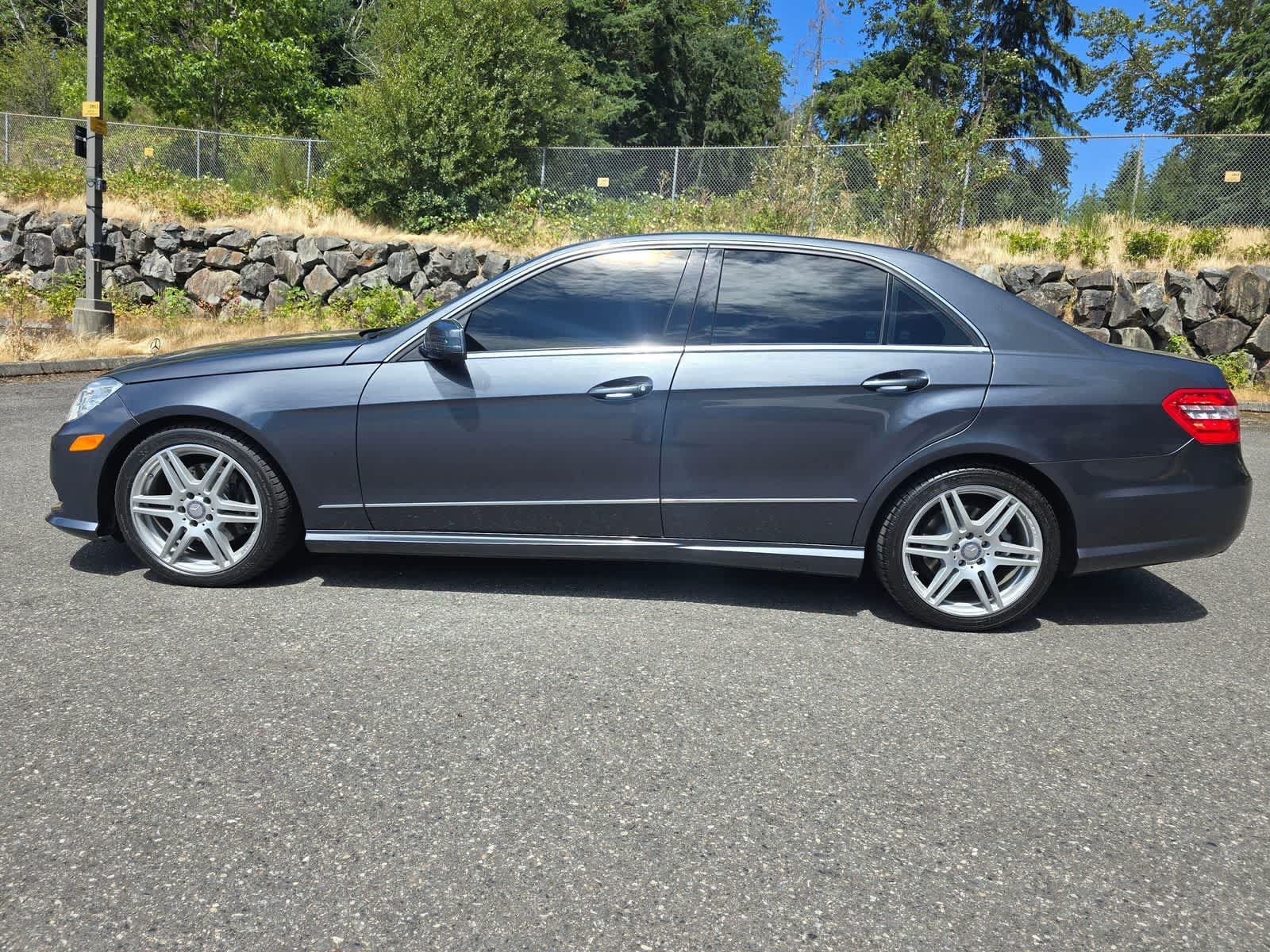 Used 2010 Mercedes-Benz E 350 Sedan image 3