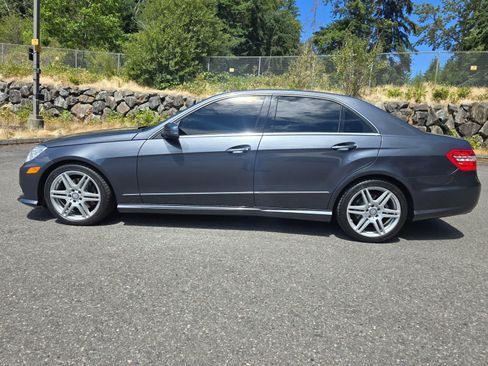 Used 2010 Mercedes-Benz E 350 Sedan image 3