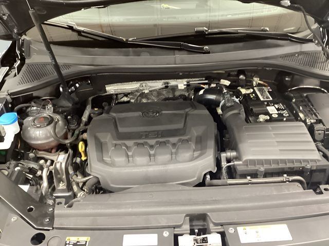Certified 2023 Volkswagen Tiguan SE FWD image 18