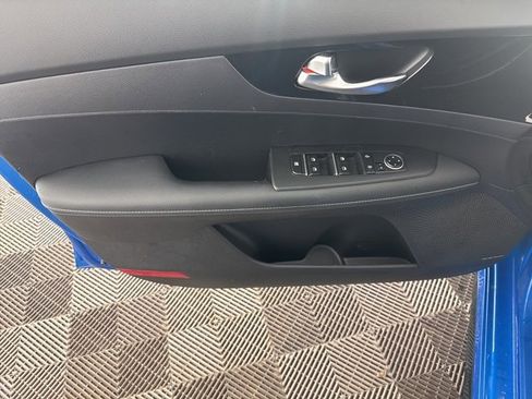 Used 2023 Kia Forte GT-Line w/ GT-Line Premium Package image 18