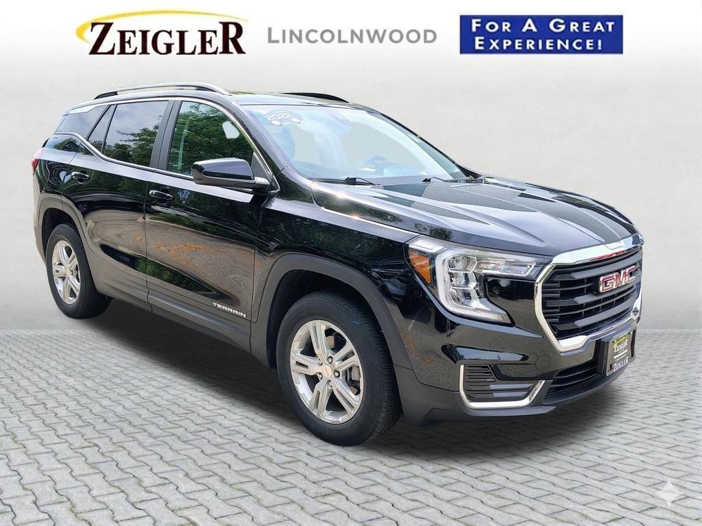 Certified 2022 GMC Terrain SLE w/ Driver Convenience Package AWD/4WD image 3