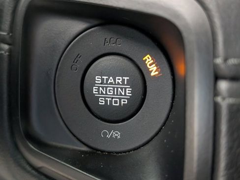 Used 2024 Jeep Gladiator Mojave w/ Convenience Group image 24