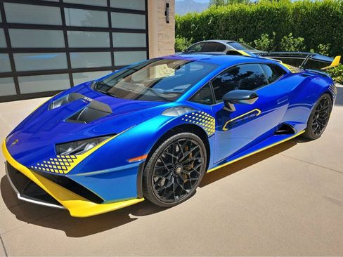 Used 2022 Lamborghini Huracan STO image 1