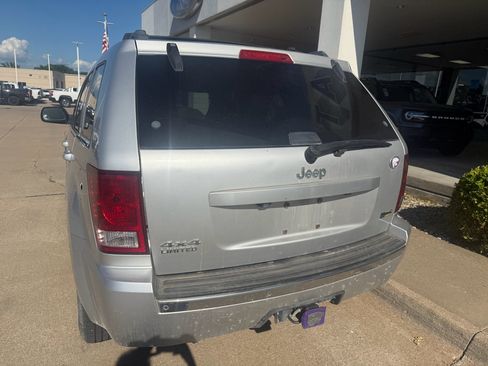 Used 2008 Jeep Grand Cherokee Limited w/ Trailer Tow Group IV AWD/4WD image 8