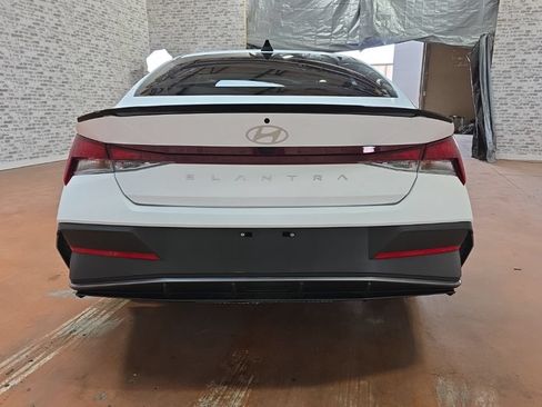 Certified 2025 Hyundai Elantra Sport FWD image 5