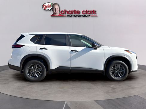 Used 2026 Nissan Rogue S FWD image 18