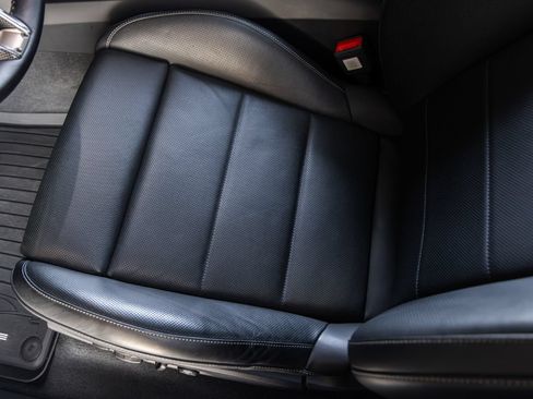 Certified 2024 Porsche Macan Turbo Electric AWD/4WD image 26