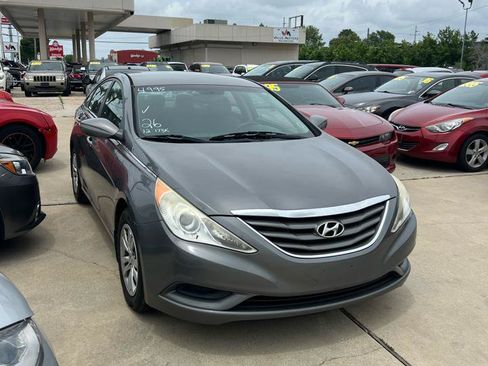 Used 2012 Hyundai Sonata GLS FWD image 2
