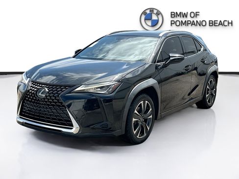 Used 2019 Lexus UX 200 FWD image 3