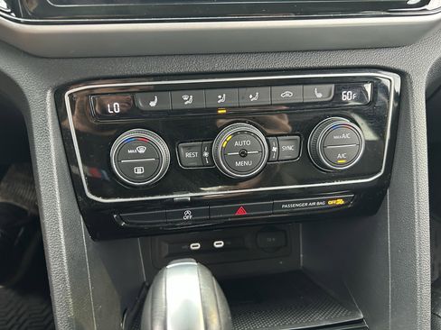 Used 2023 Volkswagen Atlas SE w/ Panoramic Sunroof Package image 14