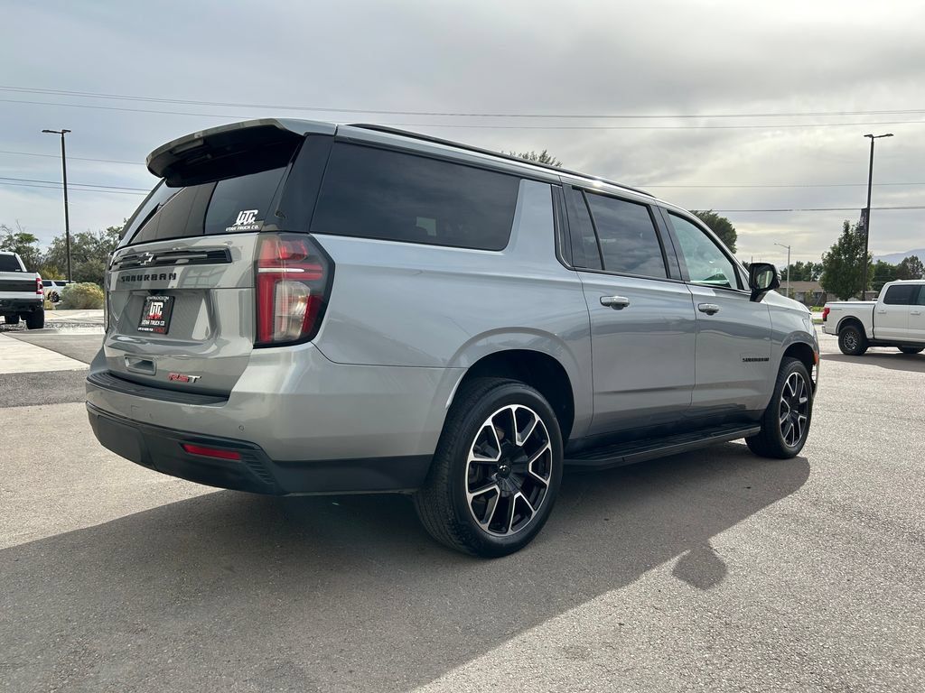 Used 2024 Chevrolet Suburban RST w/ Luxury Package AWD/4WD image 4