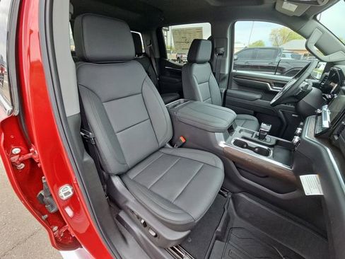 New 2026 GMC Sierra 1500 SLT image 16