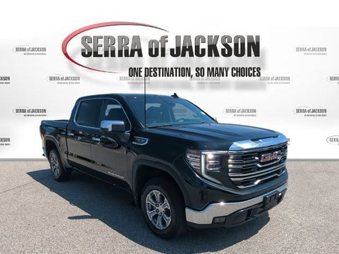 Used 2025 GMC Sierra 1500 SLT AWD/4WD image 2