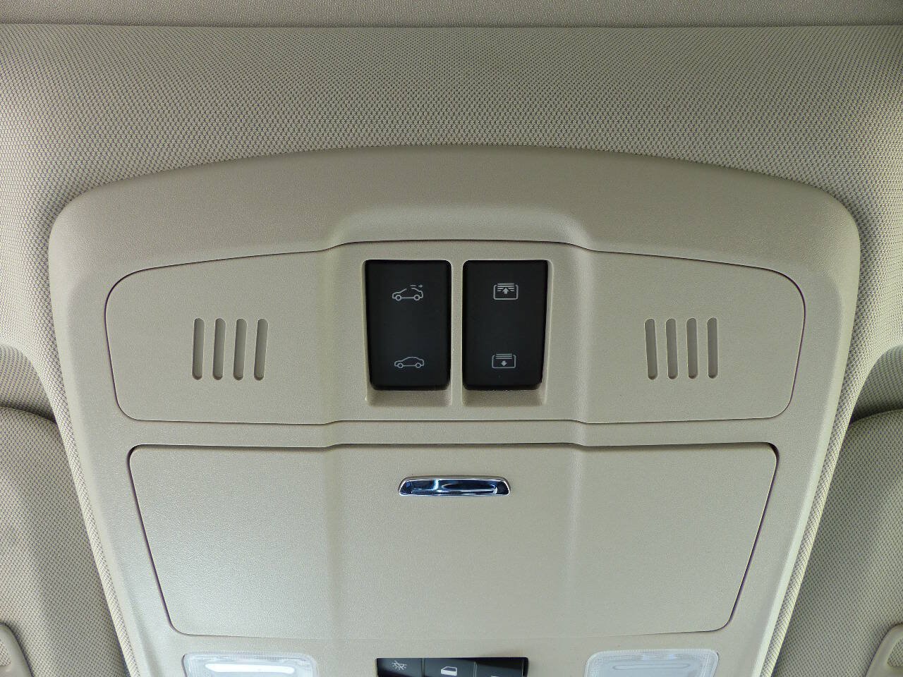 Used 2020 Buick Envision Essence AWD/4WD image 35