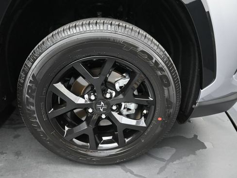 Used 2025 Toyota RAV4 LE FWD image 26