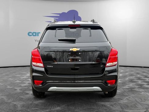Used 2020 Chevrolet Trax LT w/ LT Convenience Package image 4