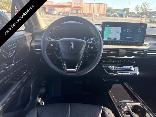 Used 2025 Lincoln Corsair AWD w/ Equipment Group 101A image 16