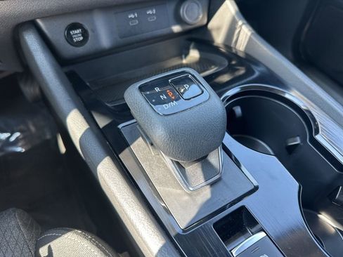 Used 2024 Nissan Rogue SV image 16