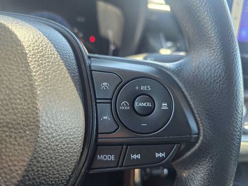 Used 2026 Toyota Corolla LE FWD image 31