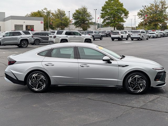 Used 2026 Hyundai Sonata SEL FWD image 8