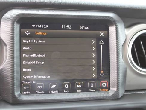 Used 2021 Jeep Wrangler Unlimited Rubicon 4xe image 28