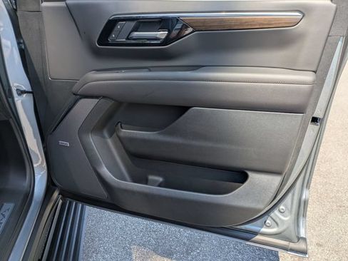 New 2026 Chevrolet Suburban High Country AWD/4WD image 41