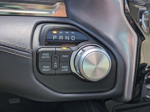 Used 2019 RAM 1500 Limited w/ Advanced Safety Group AWD/4WD image 14