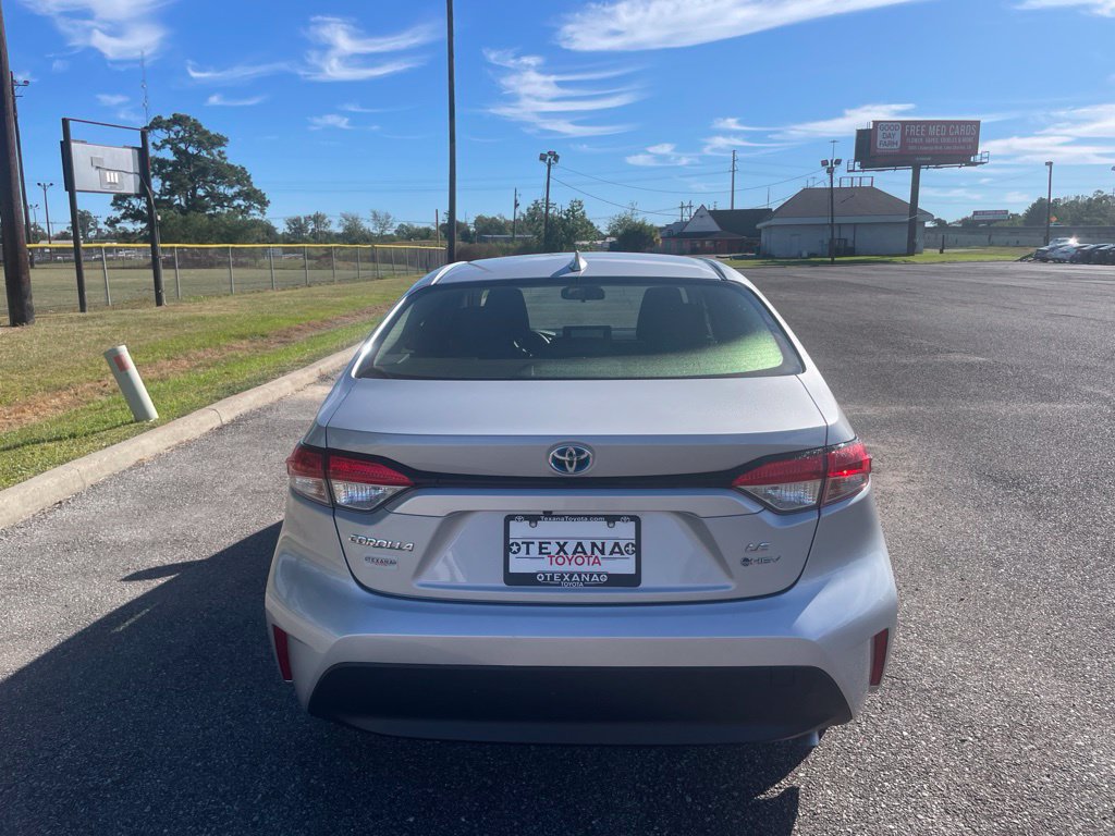 Used 2025 Toyota Corolla LE FWD image 6
