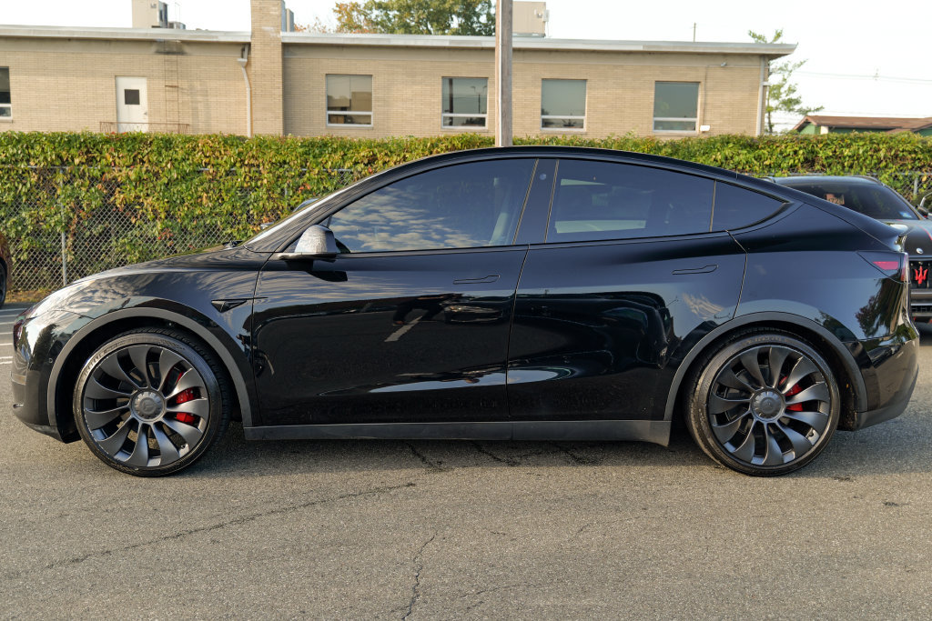 Used 2022 Tesla Model Y Performance AWD/4WD image 4