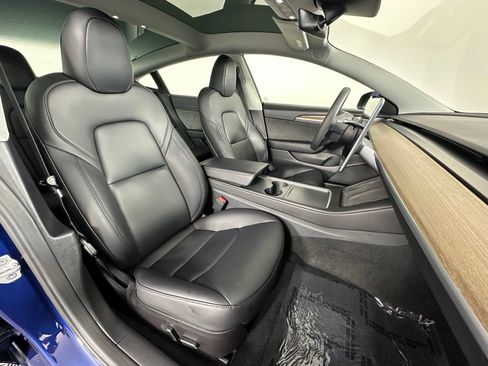 Used 2023 Tesla Model 3 Standard Range image 9