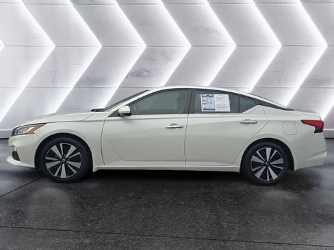 Used 2022 Nissan Altima 2.5 SV image 2