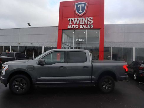 Used 2023 Ford F150 Lightning Lariat image 2