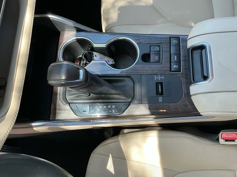Used 2022 Toyota Highlander Platinum FWD image 15