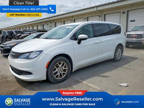 Used 2022 Chrysler Voyager LX image 1