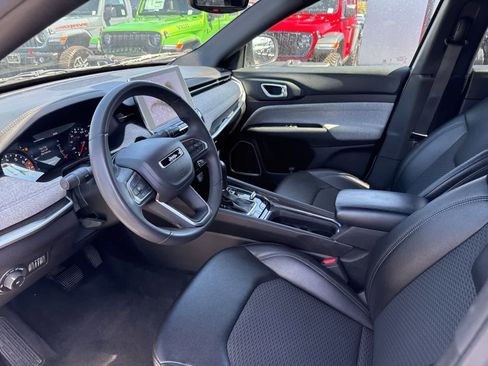 Used 2024 Jeep Compass Latitude AWD/4WD image 22
