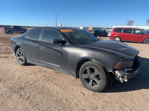 Used 2014 Dodge Charger SE image 3