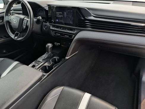 Used 2025 Toyota Camry SE FWD image 32