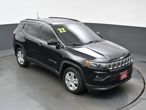 Used 2022 Jeep Compass Latitude AWD/4WD image 37