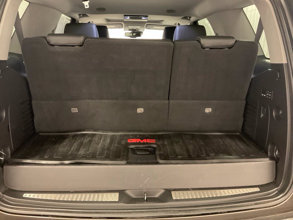 Used 2020 GMC Yukon SLT w/ Premium Edition AWD/4WD image 9