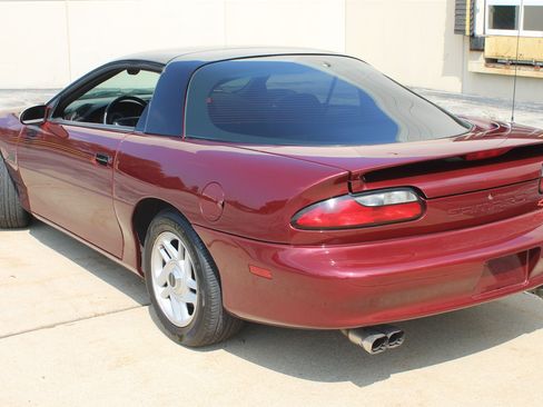 Used 1995 Chevrolet Camaro Z28 RWD image 4