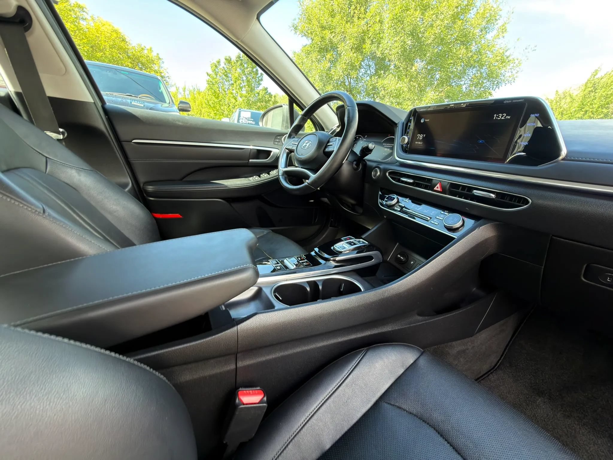 Used 2022 Hyundai Sonata Limited w/ Cargo Package FWD image 7